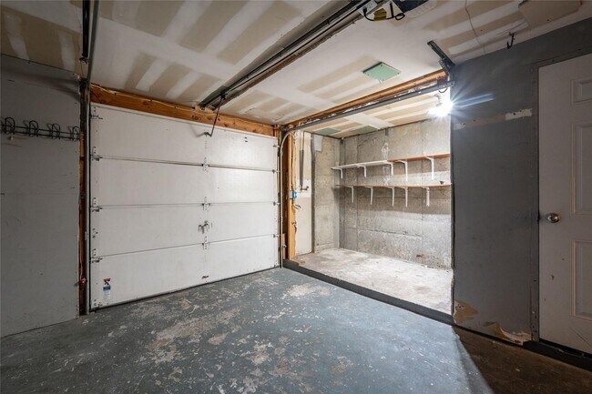 Building Photo - 60 Remington Pl