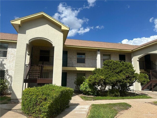 Building Photo - 15 Hibiscus Ave