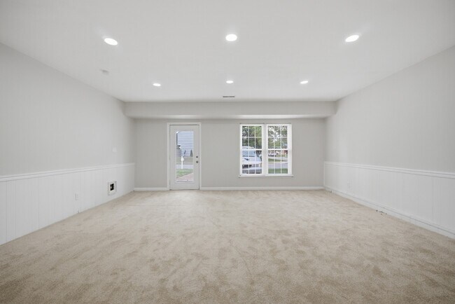 Building Photo - 2252 Newstead Dr