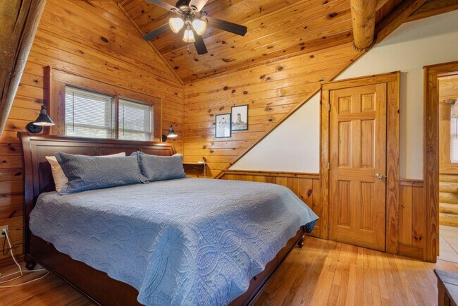 Building Photo - 741 Golf View Blvd