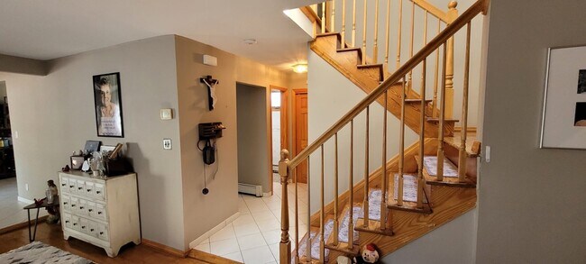 Building Photo - 6 Albergo Ct