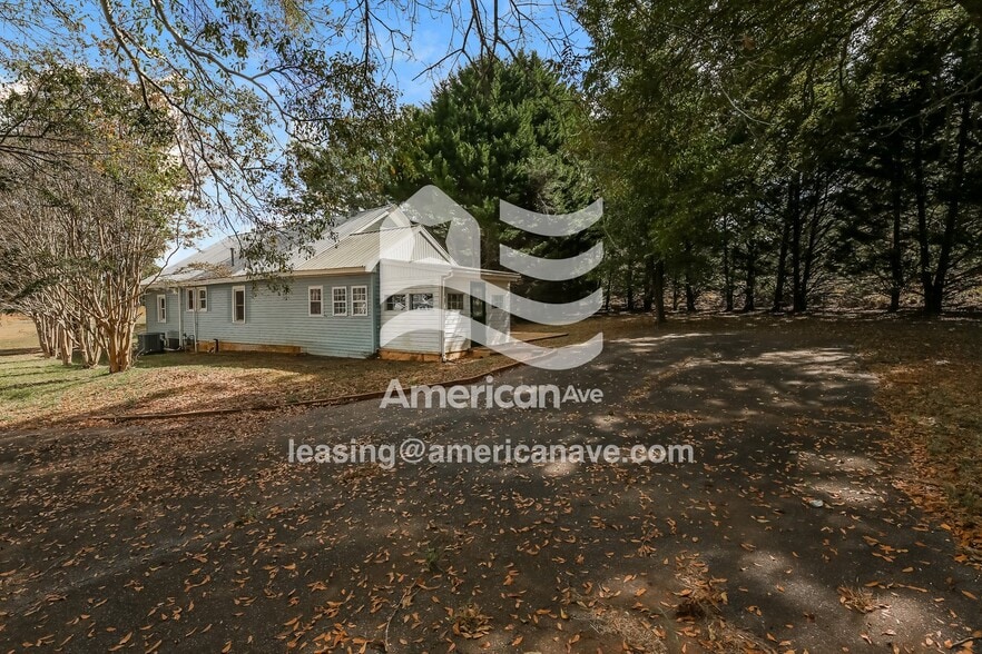 Building Photo - 675 Hammett Store Rd