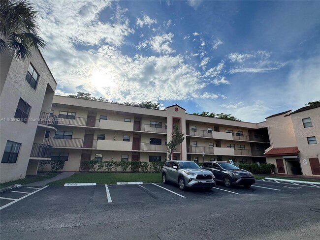 Building Photo - 3410 Foxcroft Rd