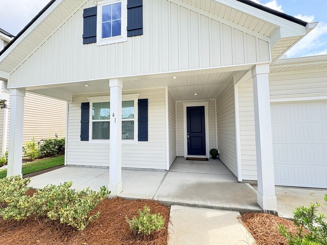 Building Photo - Welcome To The Lakes At New River