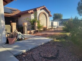Building Photo - 3114 E Oquendo Rd
