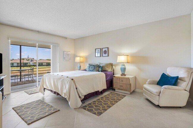Building Photo - 5850 Sugar Palm Ct