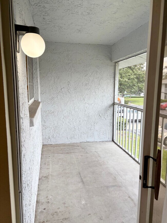 Building Photo - SPECIAL*** 1/2 OFF THE 2nd Months Rent - Q...