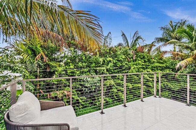 Building Photo - 1350 98th St