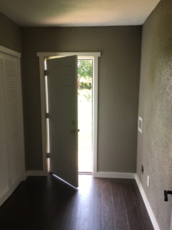 Building Photo - 2712 Palmetto Dr