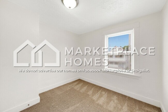 Building Photo - 7906 Dorver Ave