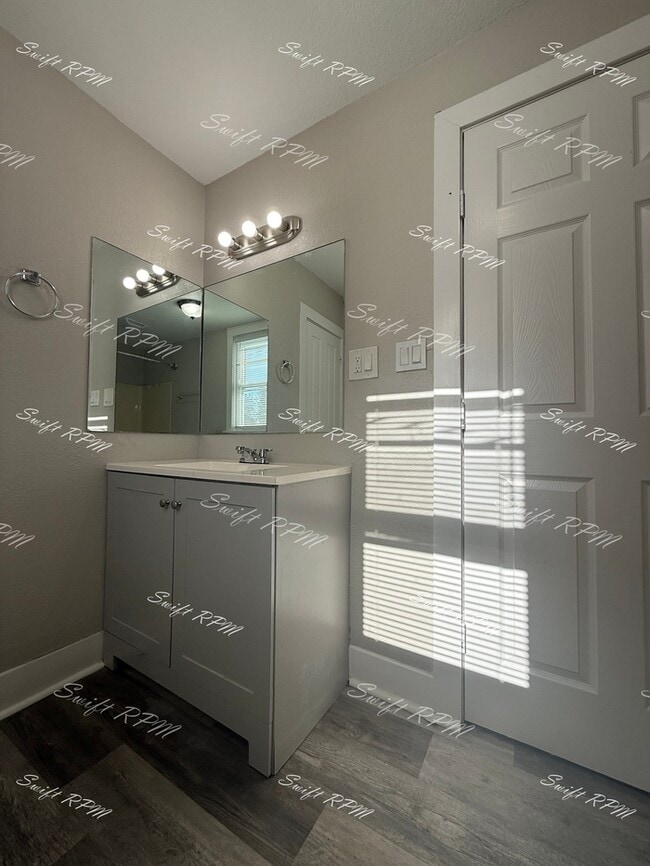 Building Photo - 909 3rd Ave