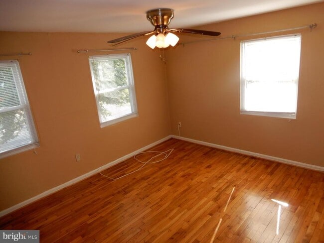 Building Photo - 2227 Arlington Terrace