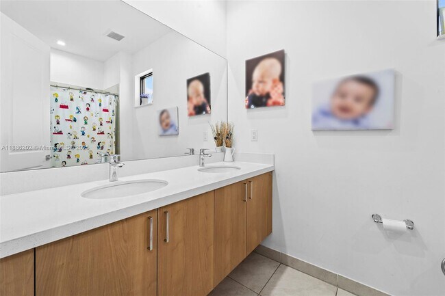 Building Photo - 4420 NW 81st Ave