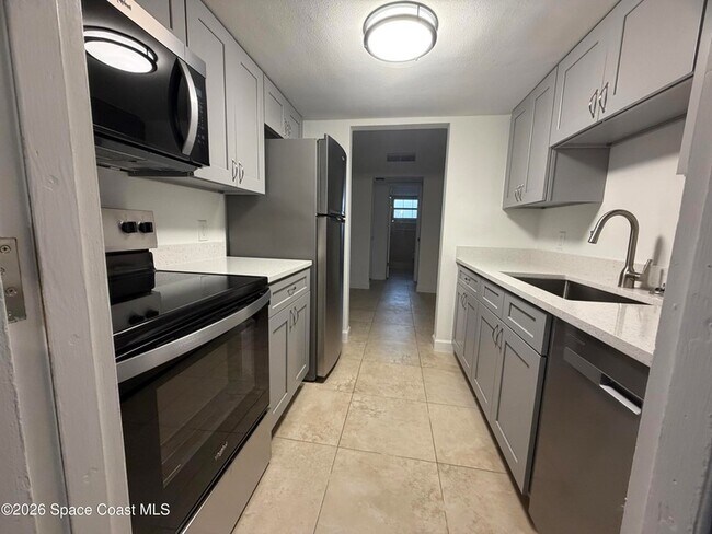 Building Photo - 154 Crescent Beach Dr