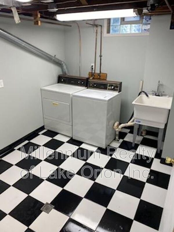 Building Photo - 1522 Longfellow Ave