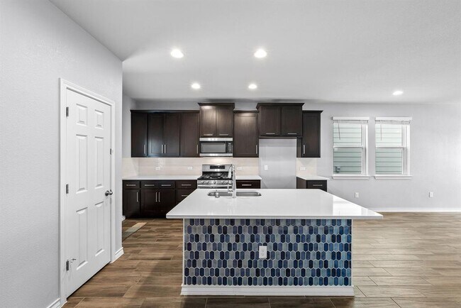 Building Photo - 5002 Plum Peach Bend