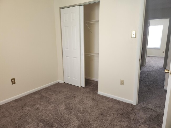 Building Photo - 8212 Londonderry Ct