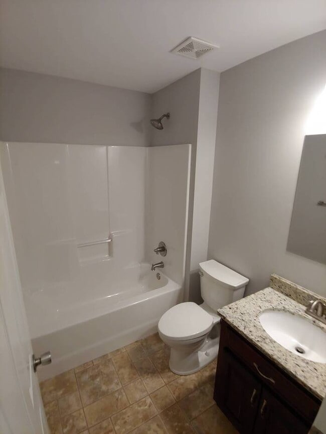 Building Photo - College students welcome