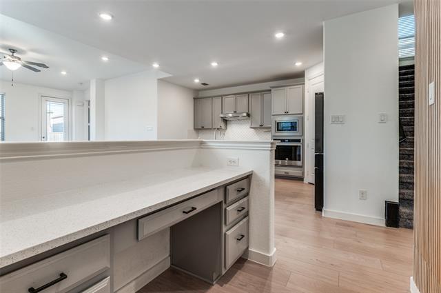 Building Photo - 2625 Toledo Dr