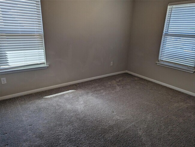 Building Photo - 525 Betty Ann Wy