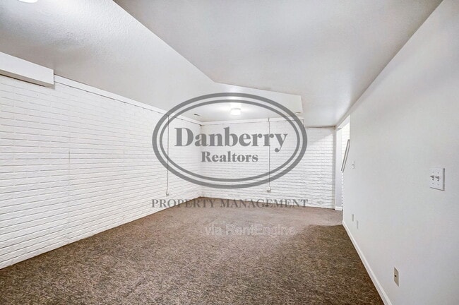 Building Photo - 3571 Turret Green Dr