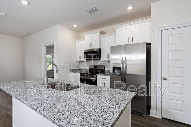 Building Photo - 13330 Shea Cir