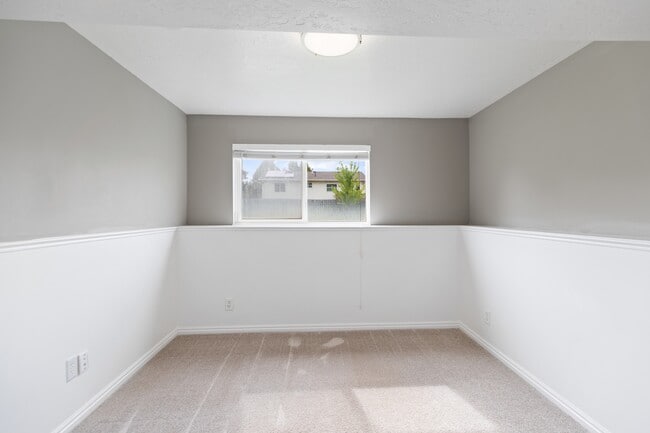 Building Photo - 781 S 300 W