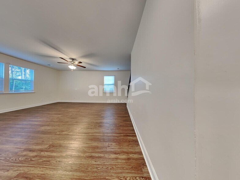 Building Photo - 308 Bering Ln