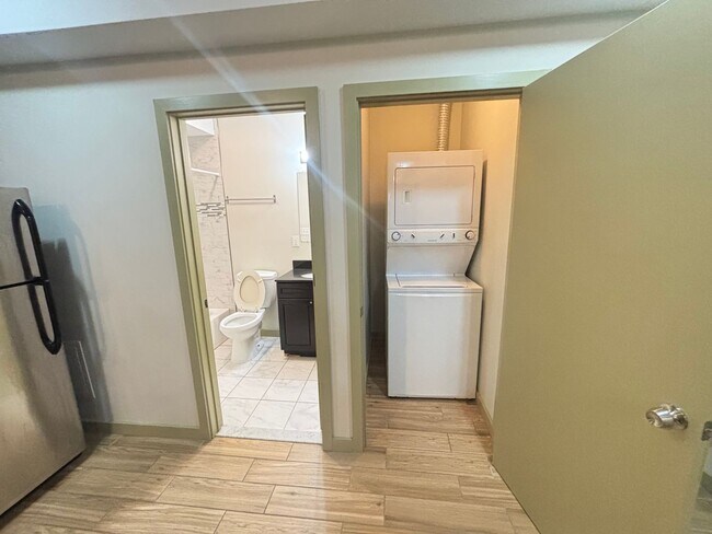 Interior Photo - 1432 N. Carlisle