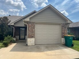 Building Photo - 3723 Trotter Ln