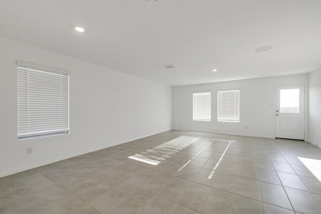 Building Photo - 2809 Ozark Cir