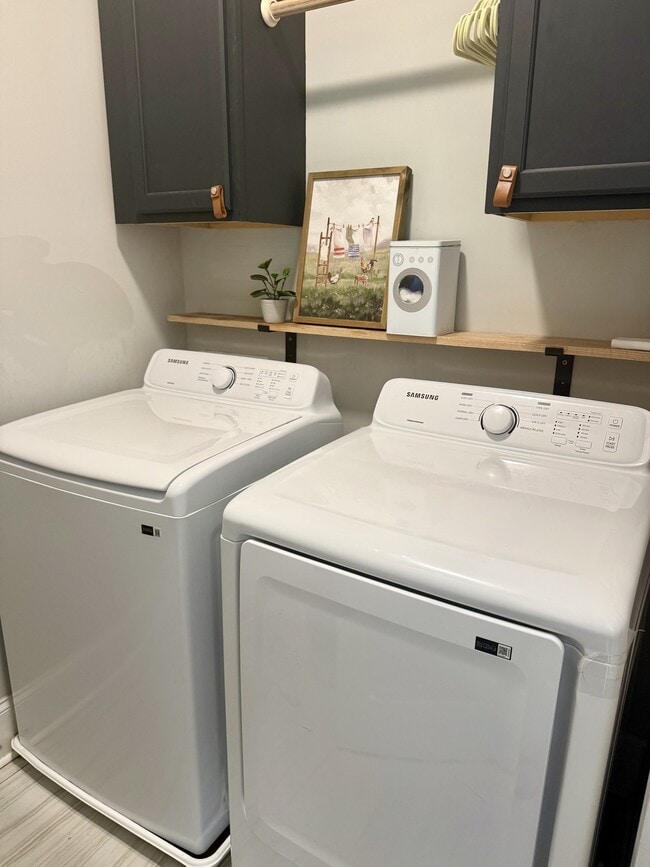 Building Photo - 2417B Porter Rd