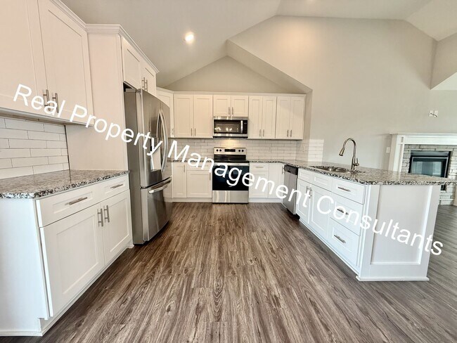 Building Photo - $500 off Move In Special on 4-bedroom, 3-b...