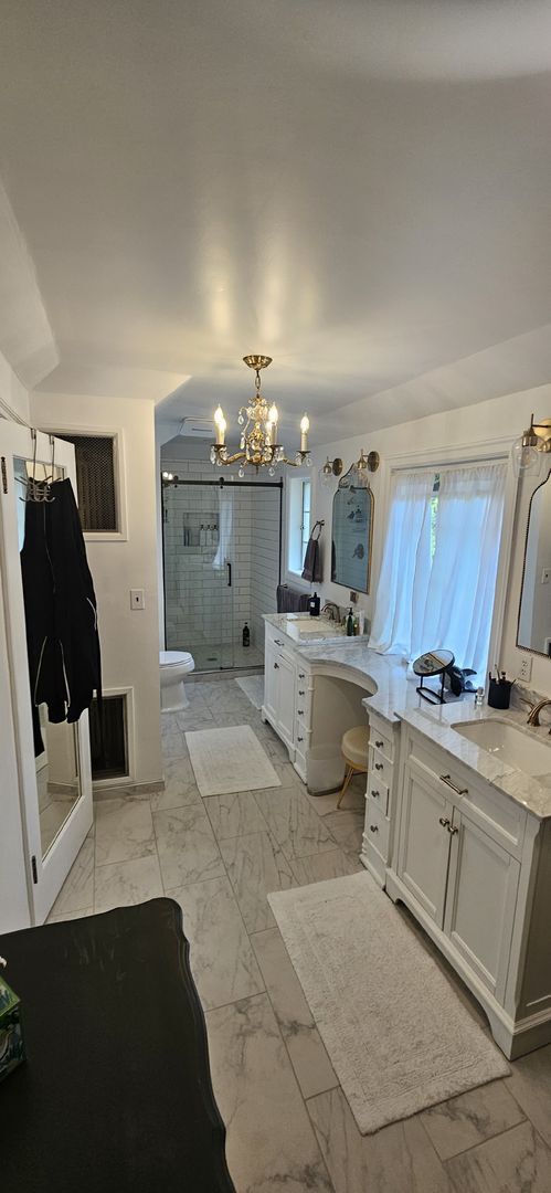 Building Photo - "Luxurious 5-Bedroom Spokane Retreat with Pool, Guest Suite, and Stunning Finishes!"