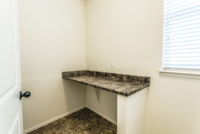 Building Photo - 318 Cherryridge Dr