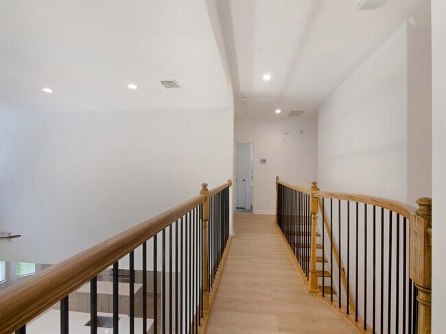 Building Photo - 74 S Scribewood Cir
