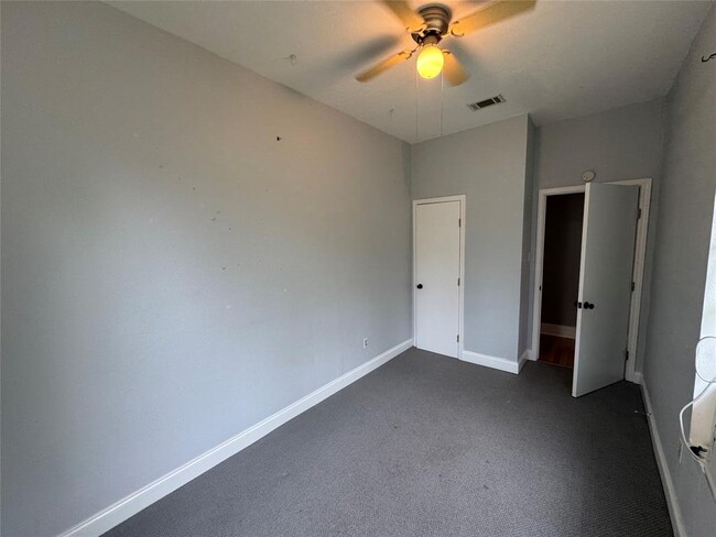 Building Photo - 1129 Saucedo St