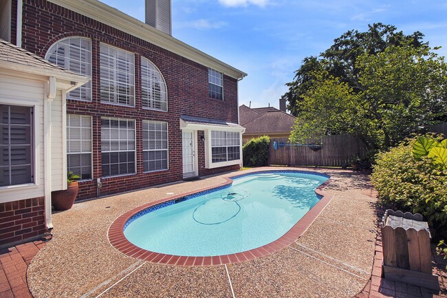 Building Photo - 14127 Swallowfield Dr