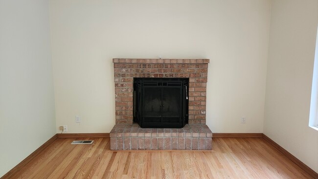 Building Photo - 35336 10th Pl SW