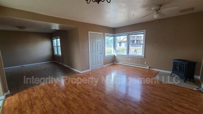 Building Photo - 7085 Butte Falls Hwy