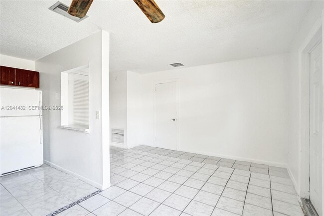 Building Photo - 841 SW 7th St