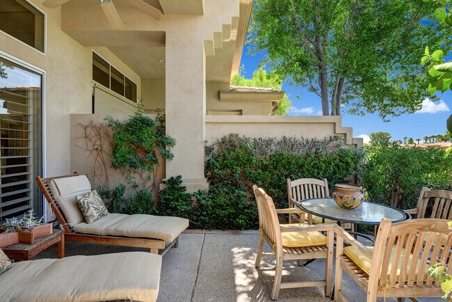 Building Photo - 383 Desert Holly Dr