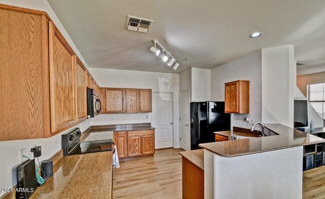 Building Photo - 8169 W Groom Creek Rd