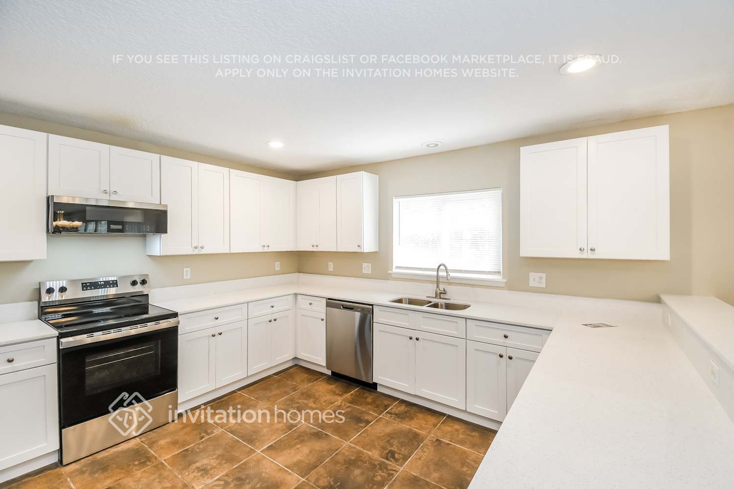 Building Photo - 12192 Pebble Point Dr W