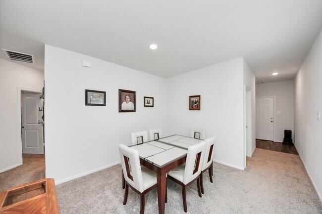 Building Photo - 1110 Bending Trl Dr