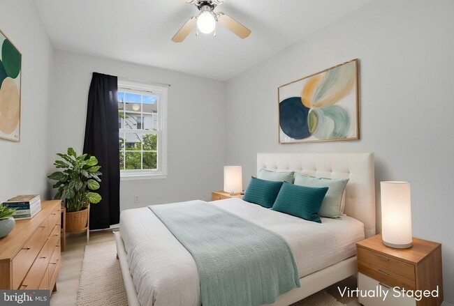 Building Photo - 7739 Tiverton Dr