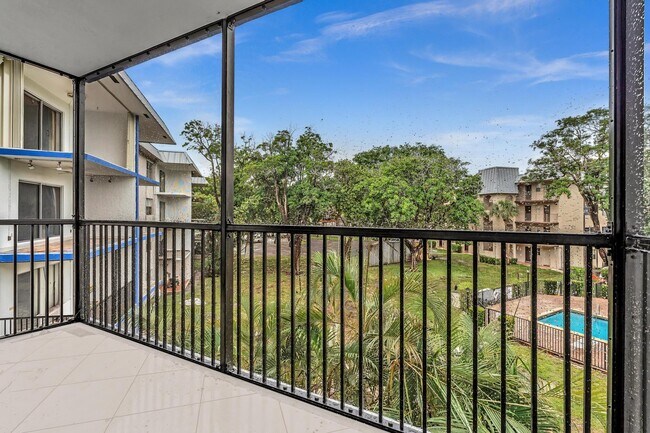 Building Photo - 5961 N Falls Circle Dr
