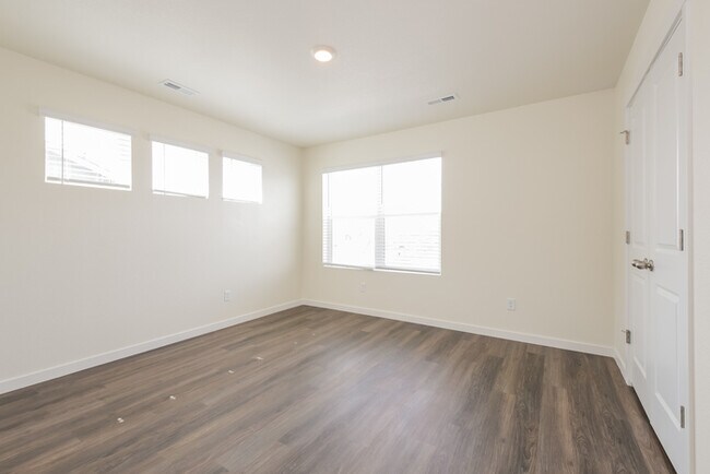 Building Photo - 13530 Oneida Ln