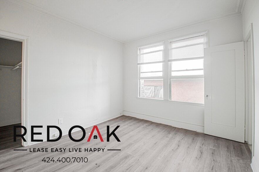 Building Photo - 335 S Berendo St