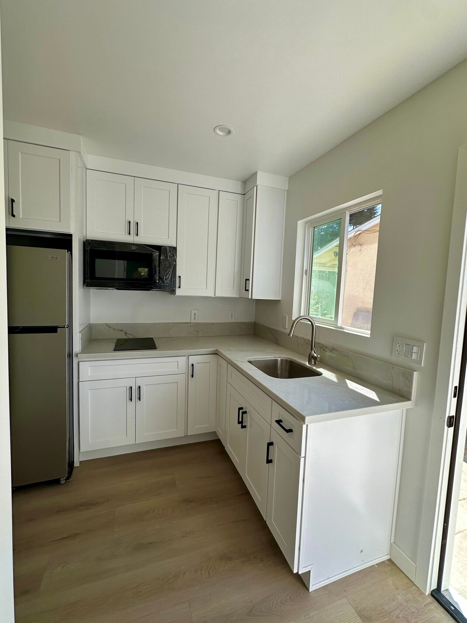 Kitchen - 527 King St